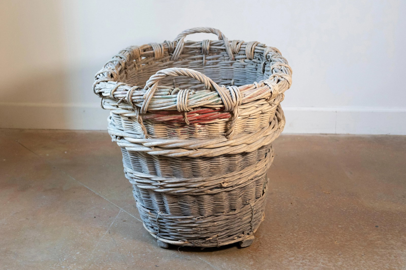 Early 20th Century French Wicker Grape Harvesting Basket - 4