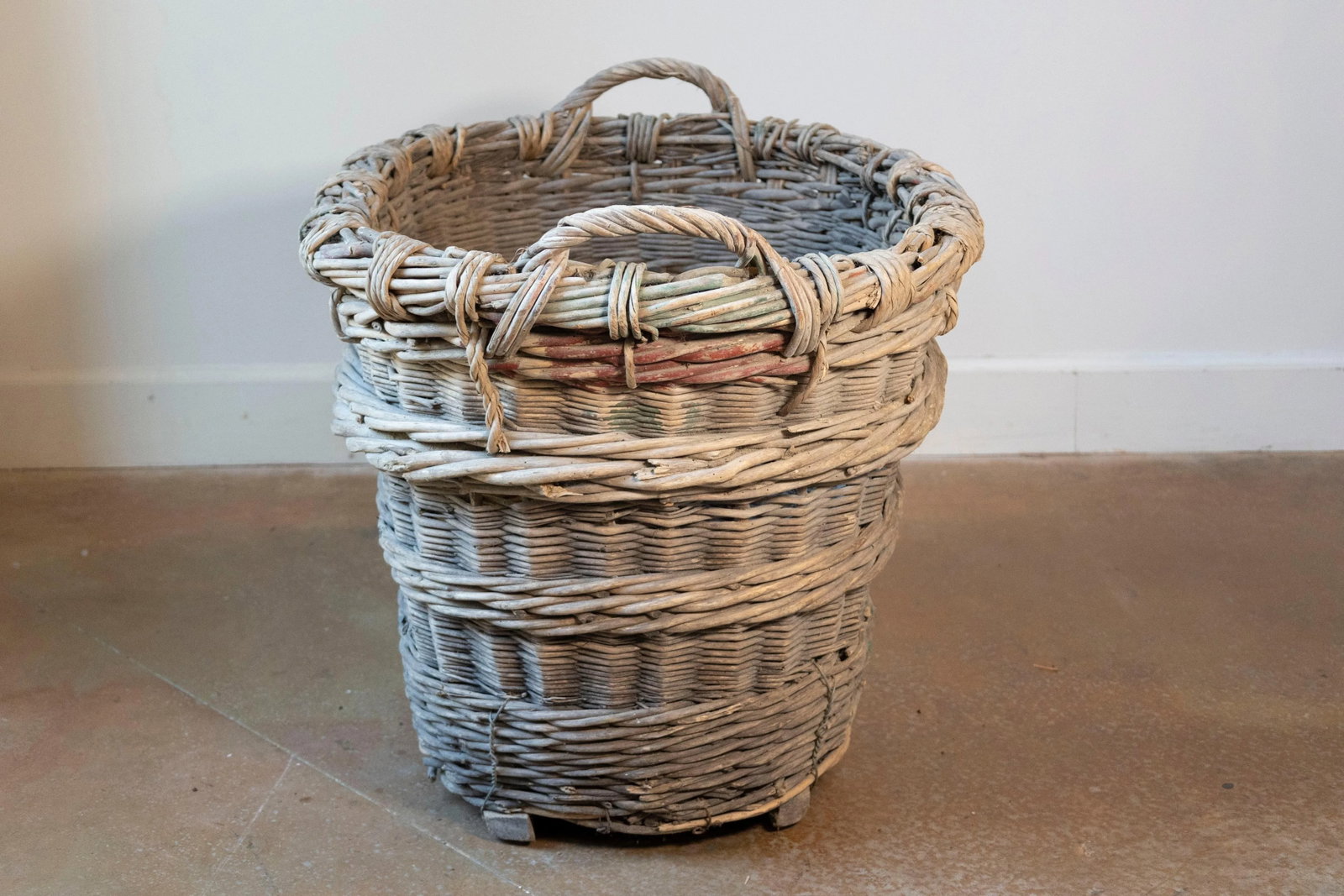 Early 20th Century French Wicker Grape Harvesting Basket - 6