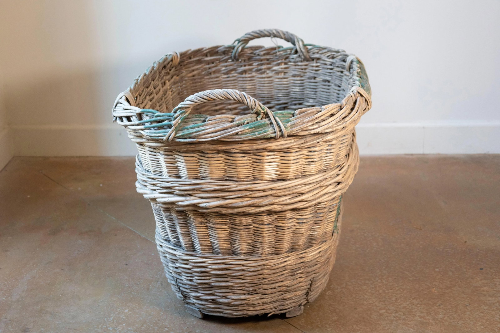 Early 20th Century French Wicker Grape Harvesting Basket - 9