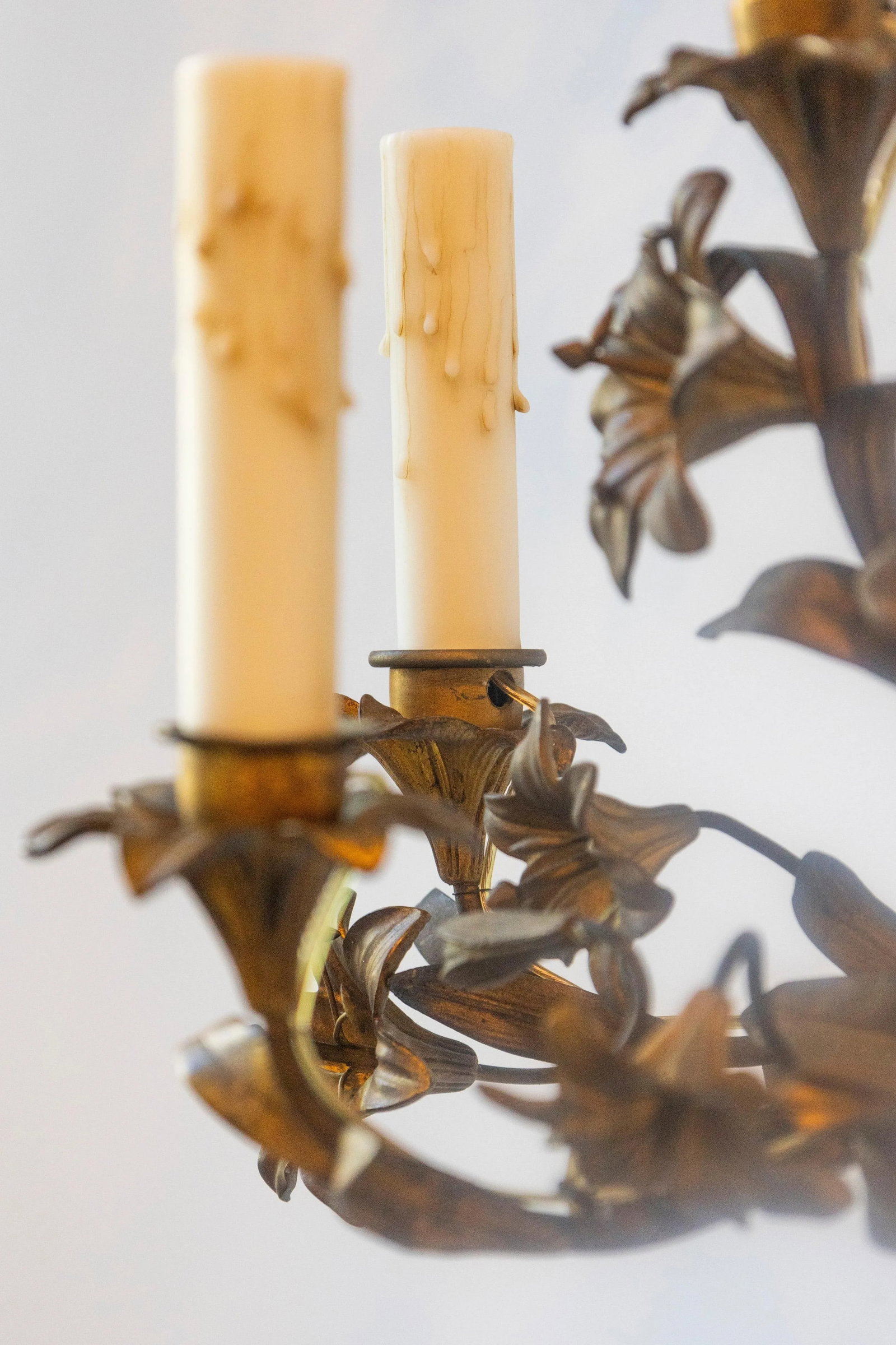 Pair of 20th Century French Gilt TÃ´le Floral Sconces - 9