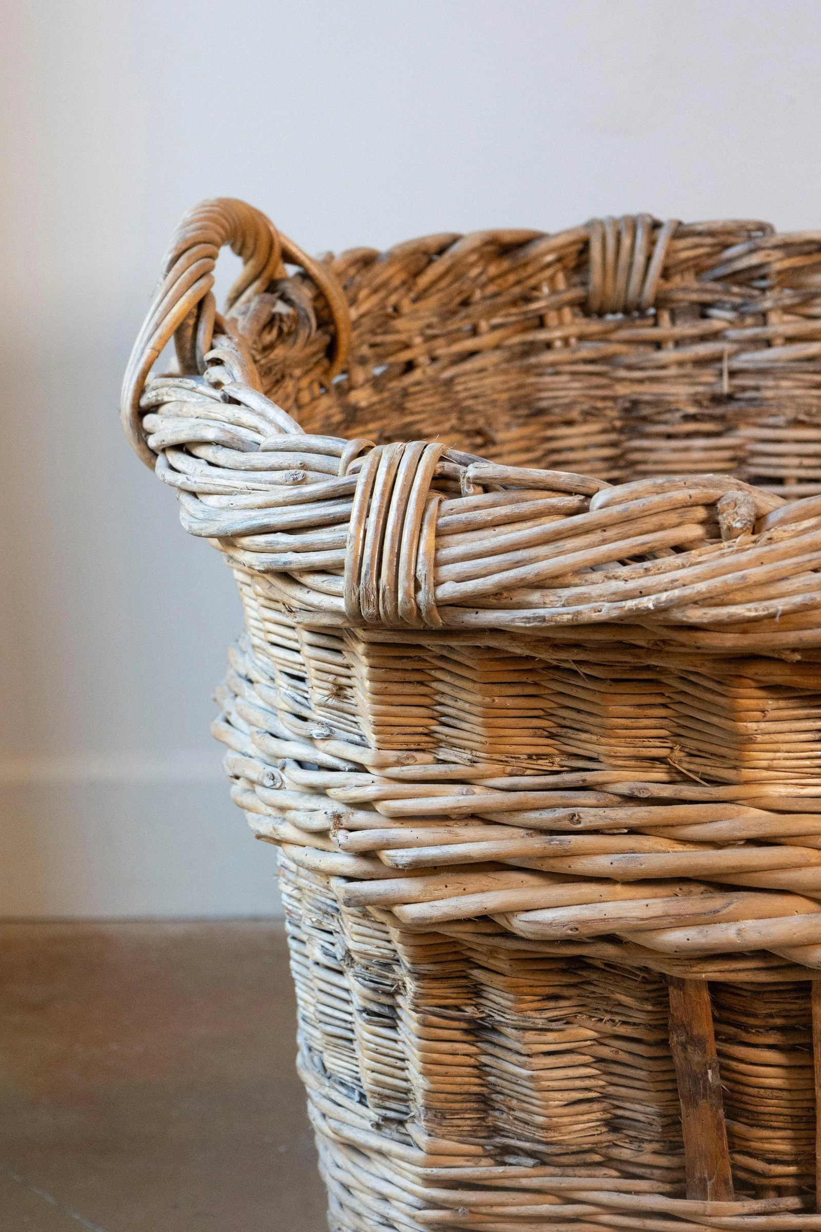 Early 20th Century French Wicker Grape Harvesting Basket - 6