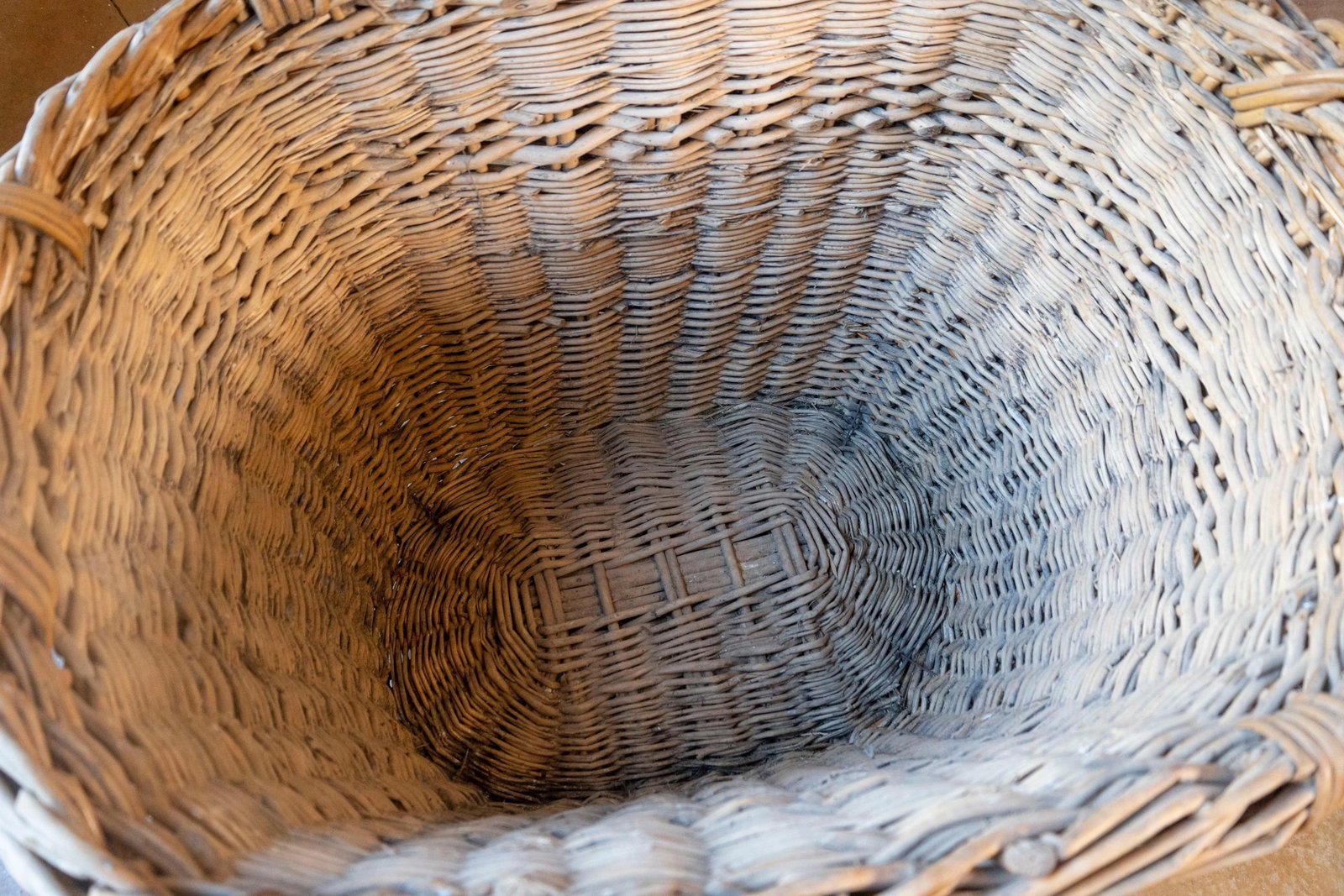 Early 20th Century French Wicker Grape Harvesting Basket - 9