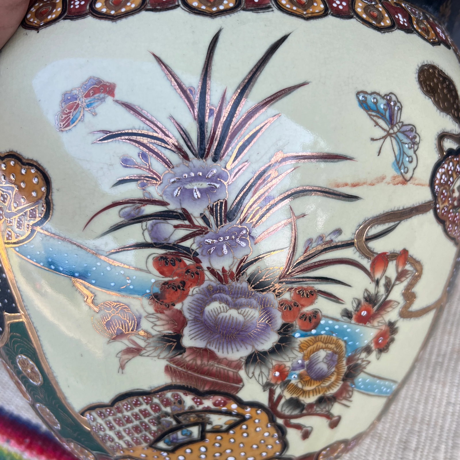 Vintage Chinese Porcelain Jardiniere Planter, Circa 1970's - 10