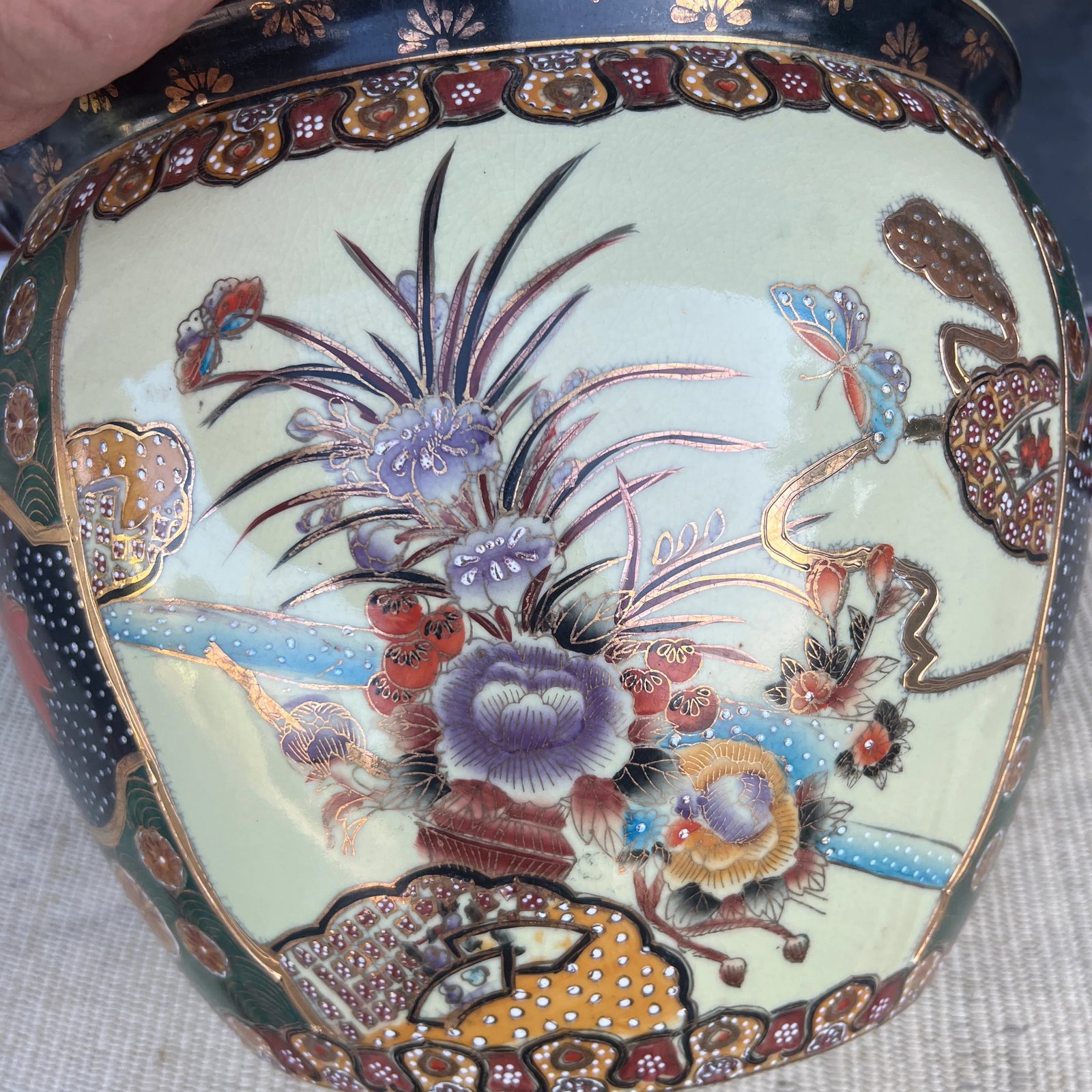 Vintage Chinese Porcelain Jardiniere Planter, Circa 1970's - 11