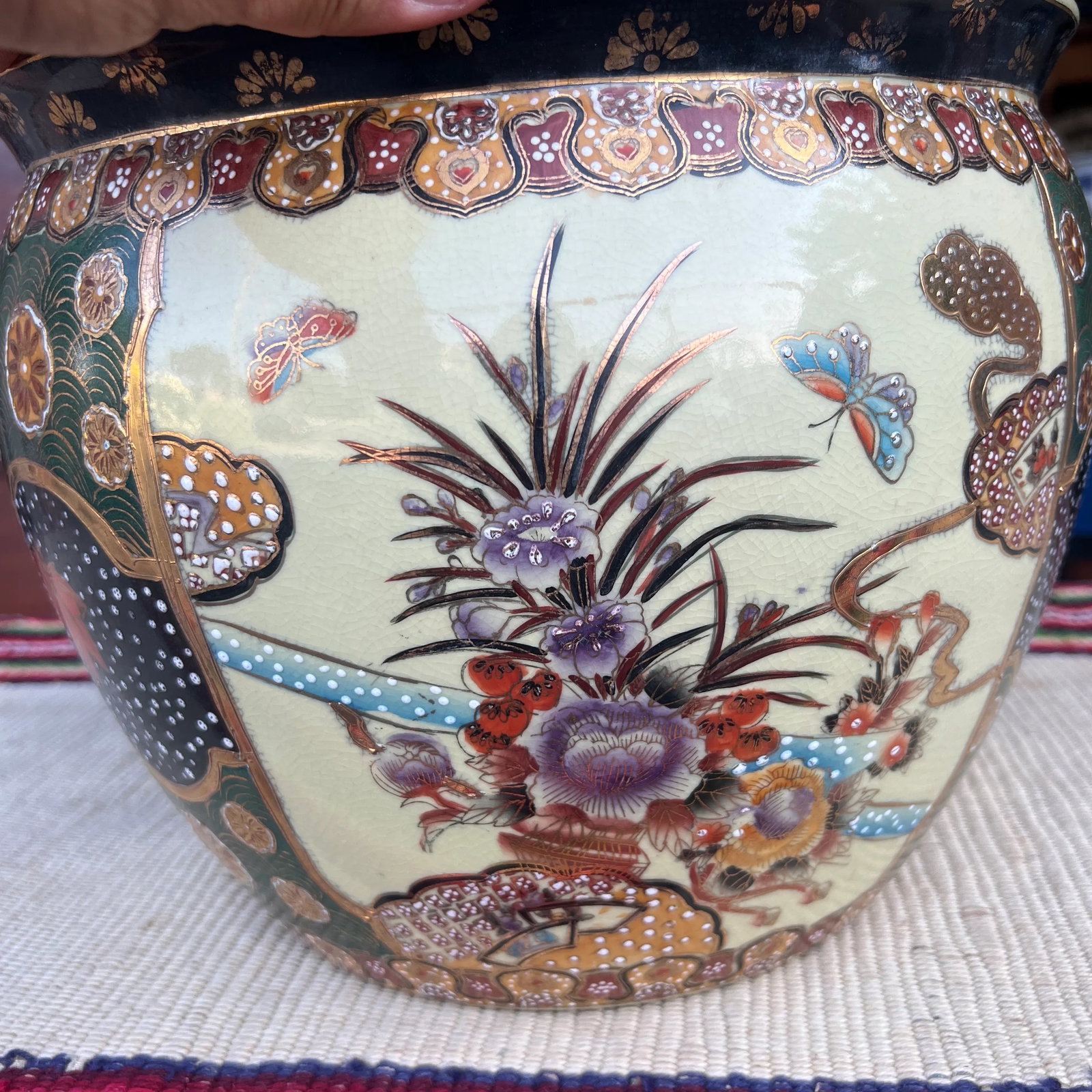 Vintage Chinese Porcelain Jardiniere Planter, Circa 1970's - 4
