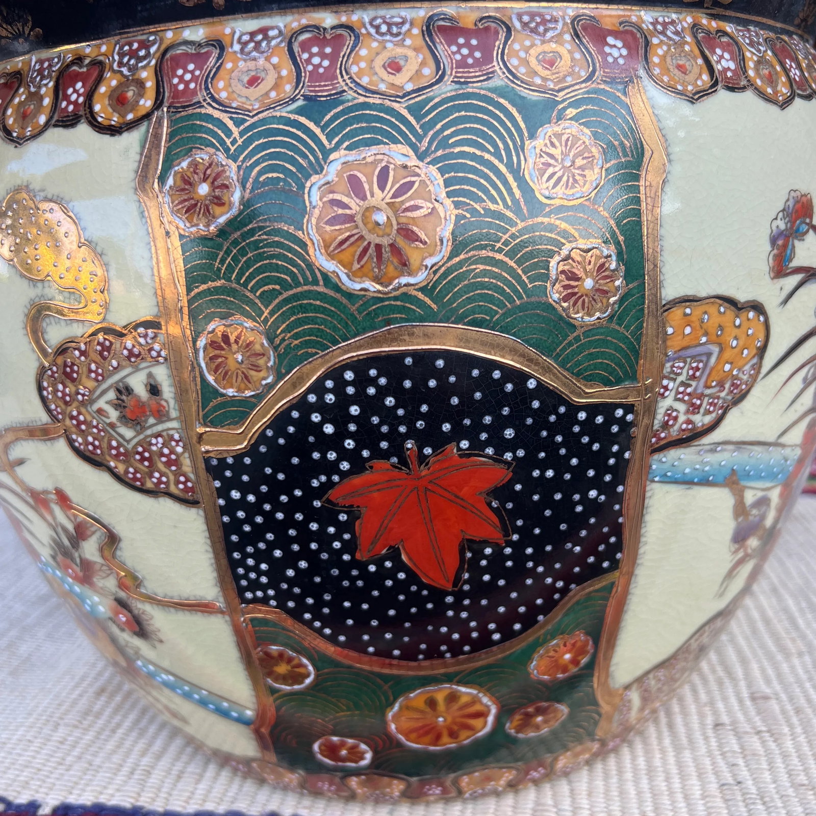 Vintage Chinese Porcelain Jardiniere Planter, Circa 1970's - 5