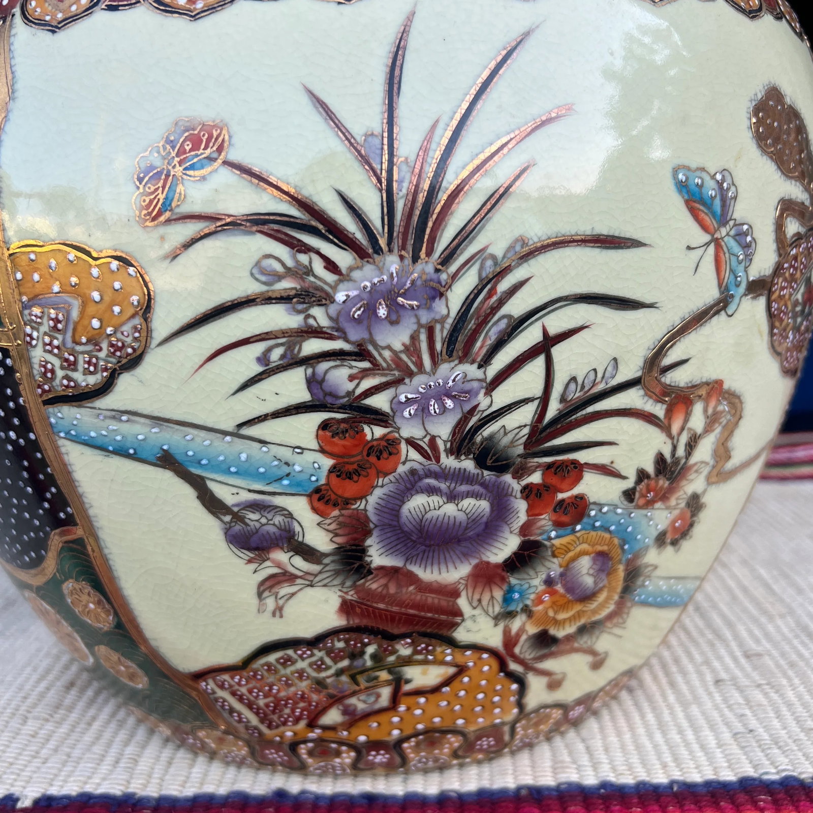 Vintage Chinese Porcelain Jardiniere Planter, Circa 1970's - 7