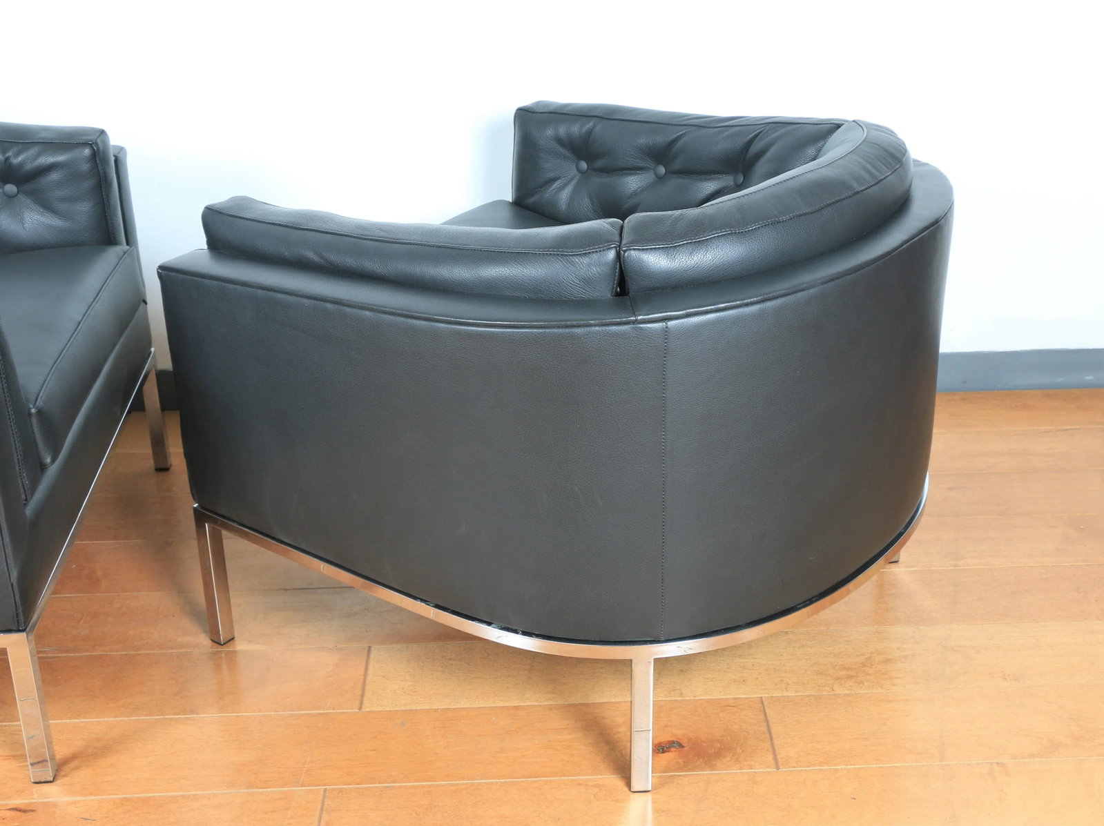 Mid Century Pair of Leather and Steel Lounge Chairs - 8