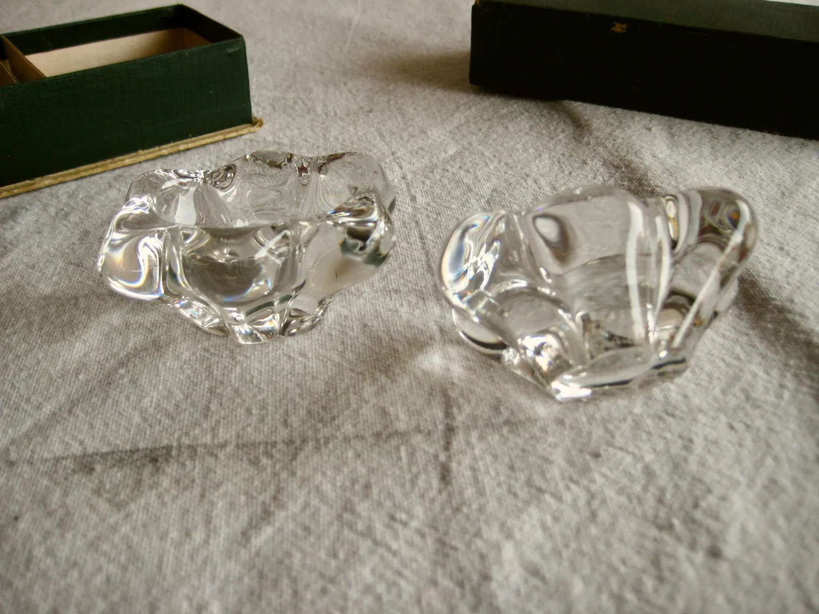 1920s French Mdi -Century- Modern Daum Crystal Salt and Pepper Set - 3