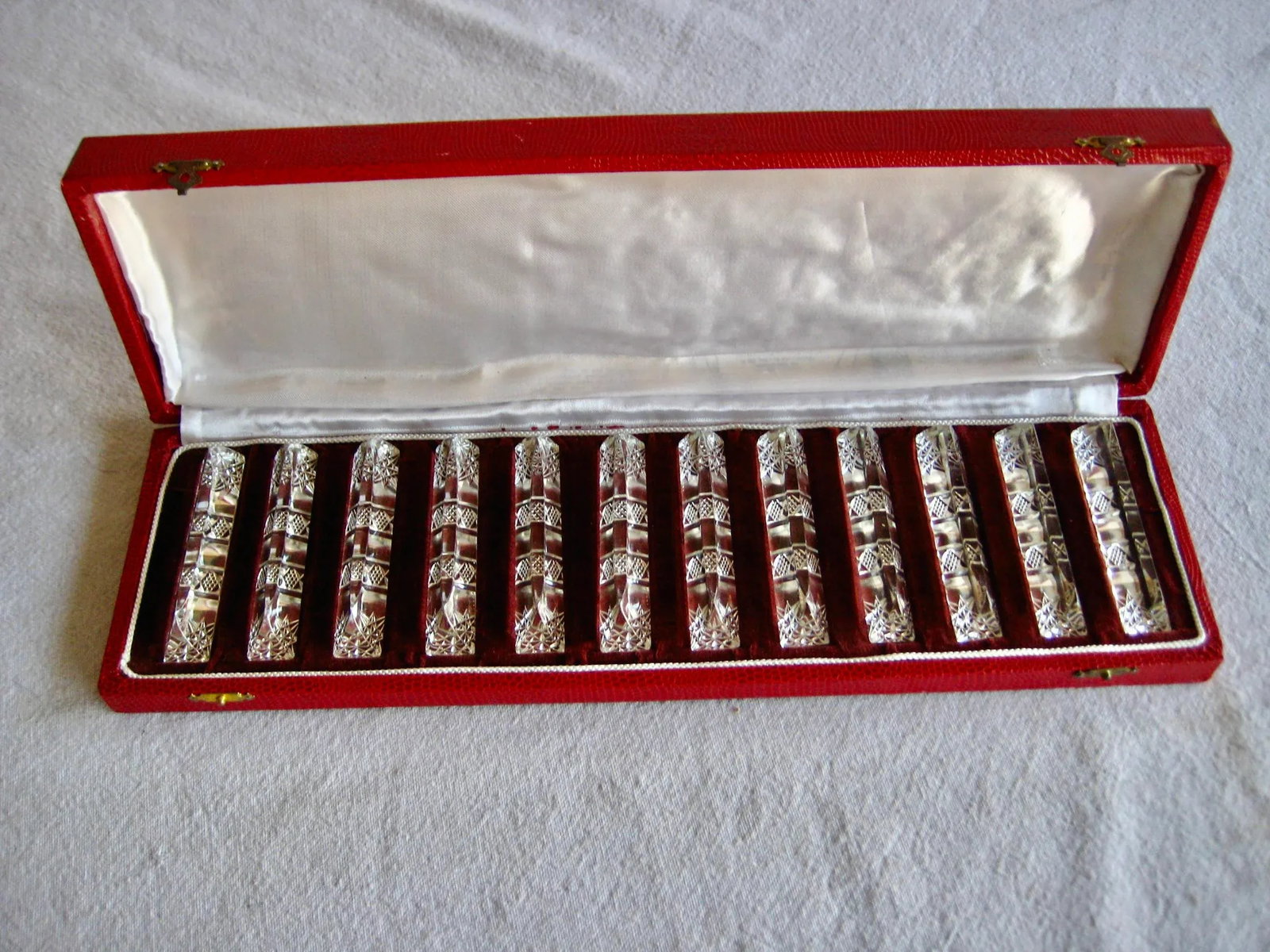 1960s French Cut Crystal Baccarat Style Knife Rest Set of Twelve - 2
