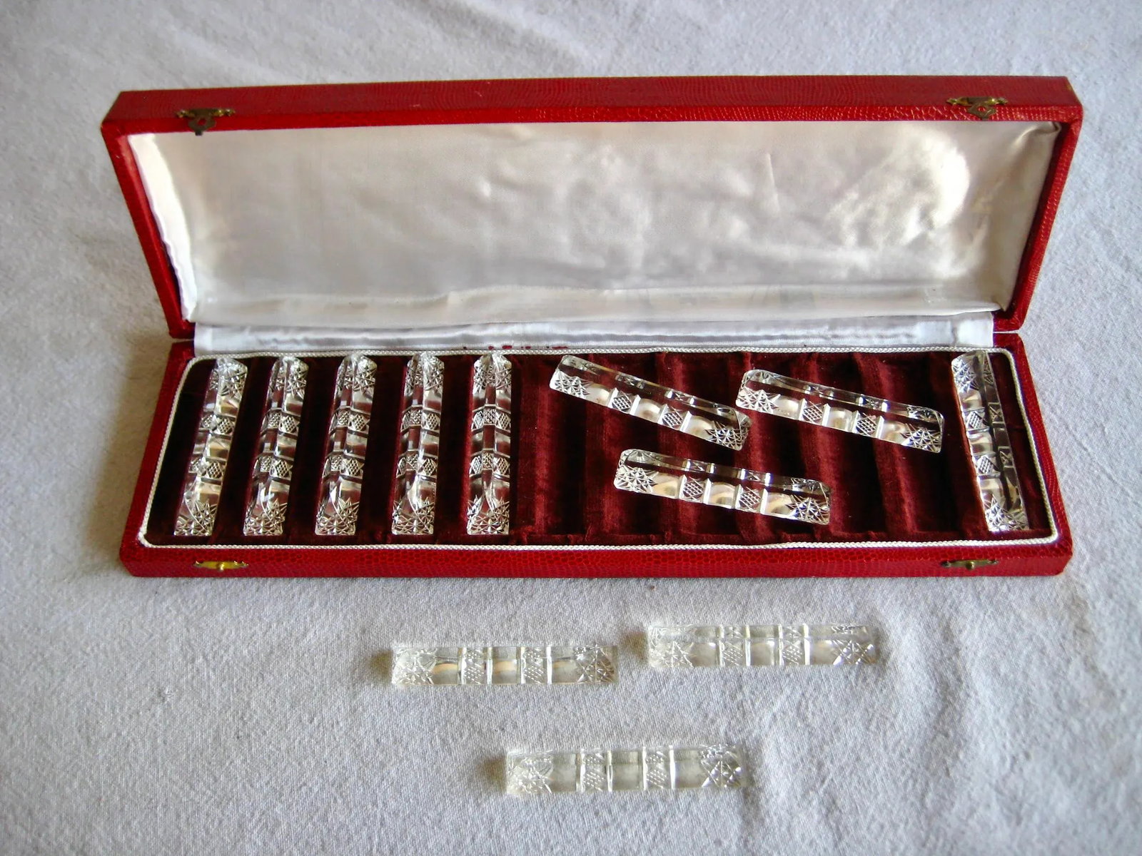 1960s French Cut Crystal Baccarat Style Knife Rest Set of Twelve - 3