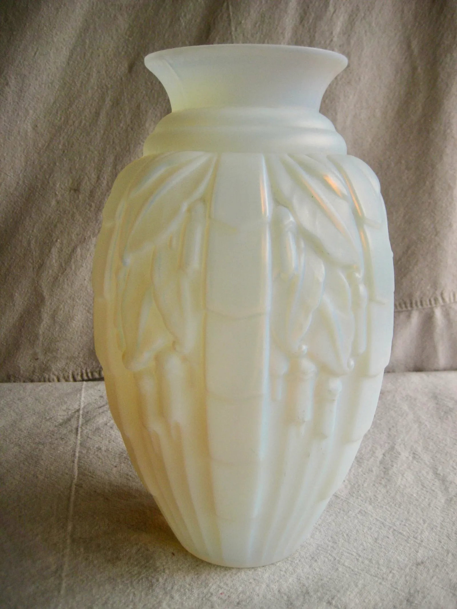 1930s Opalescent Muller Frère Art Deco Vase - 6