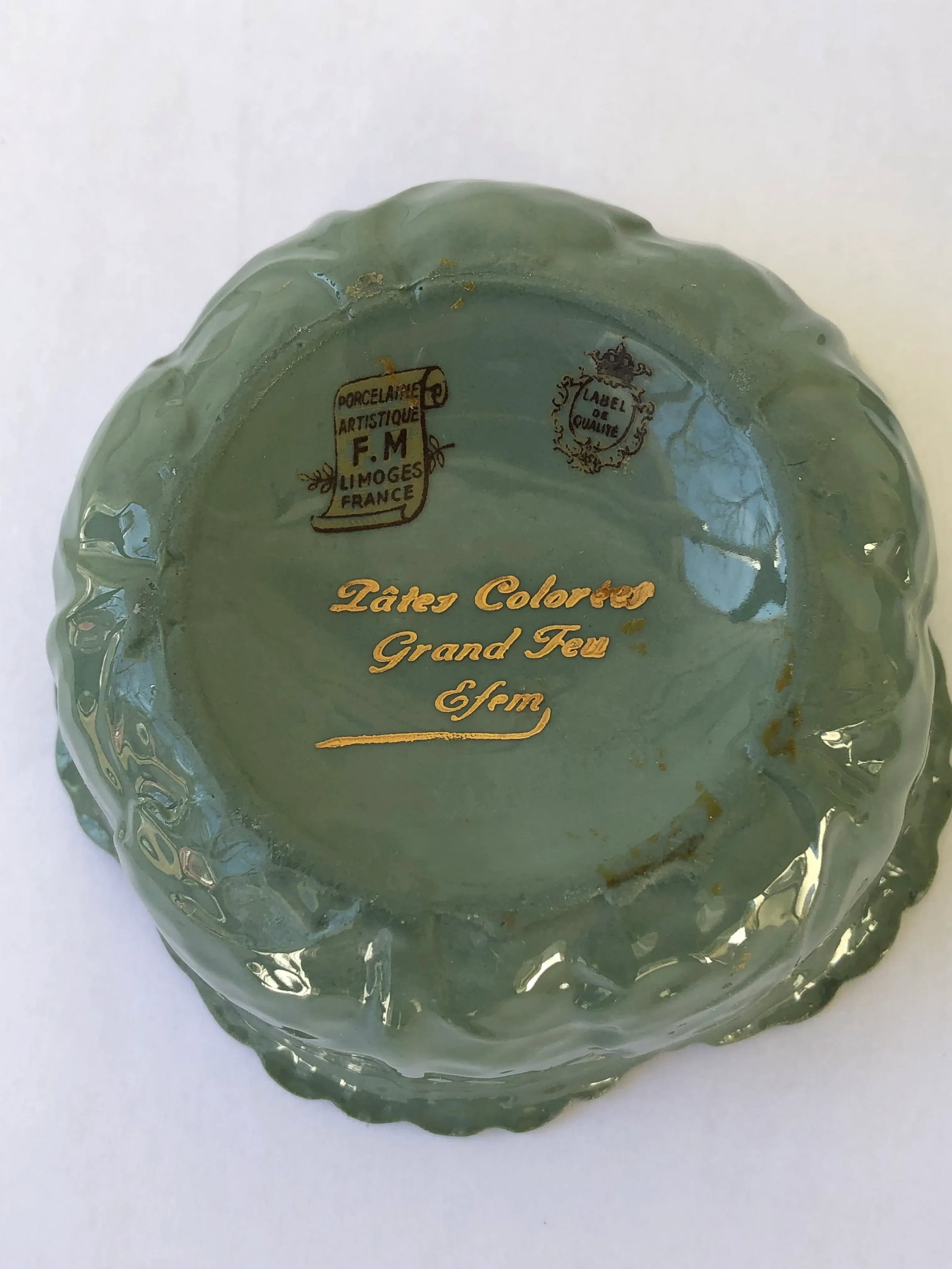 1960s Cabbage Form Small Limoges Lidded Pin or Jewelry Box - 5