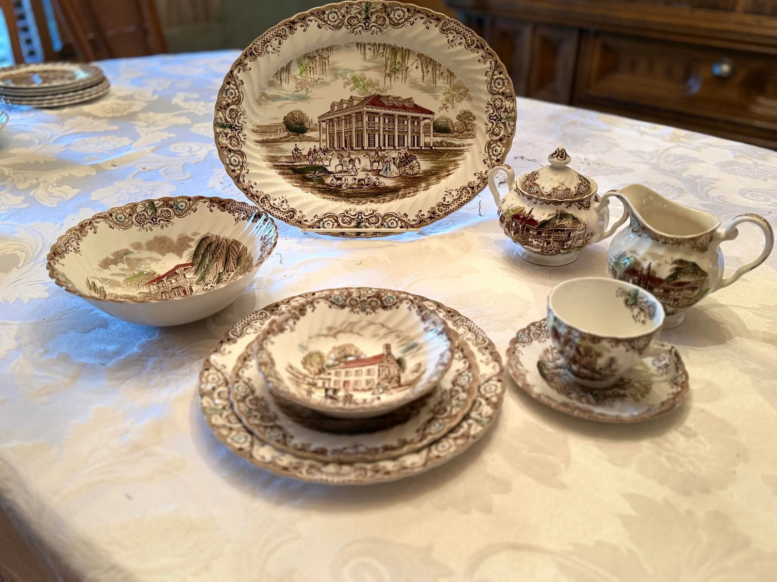 1960s Johnson Brothers Heritage Hall Set - 8 Pieces - 11