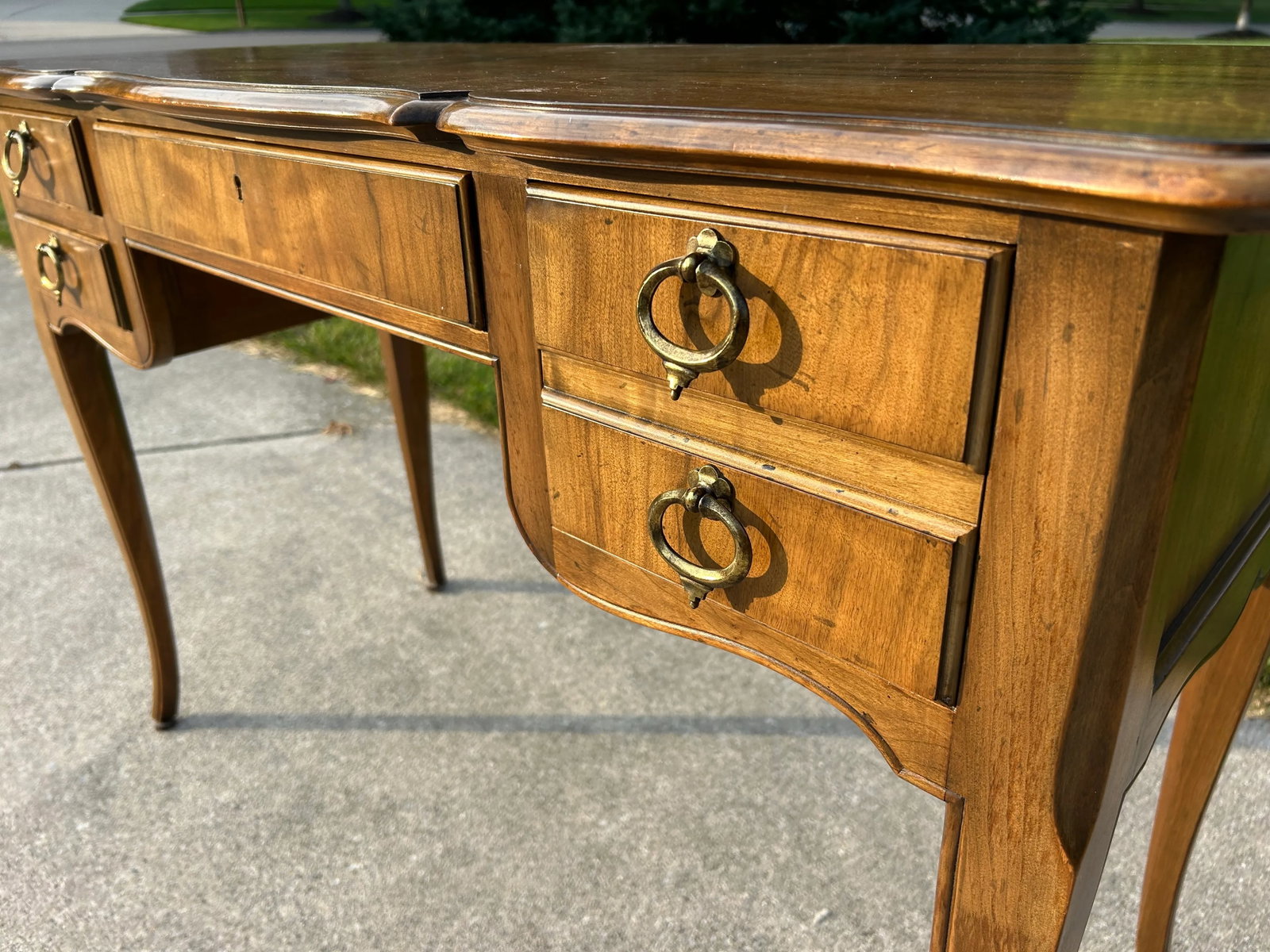 Vintage Mid-Century French Louis XV Directoire Writing Desk by Baker Furniture - 4