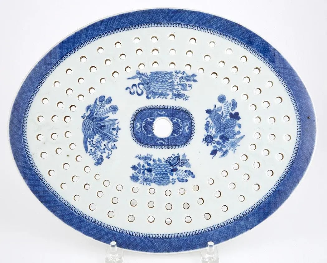 Late 18th-Early 19th Century Chinese Export Blue Fitzhugh Porcelain Blue Fitzhugh Oval Platter and M - 3