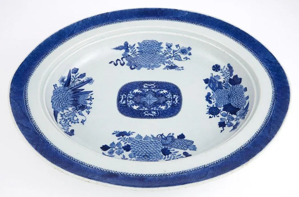Late 18th-Early 19th Century Chinese Export Blue Fitzhugh Porcelain Blue Fitzhugh Oval Platter and M - 4