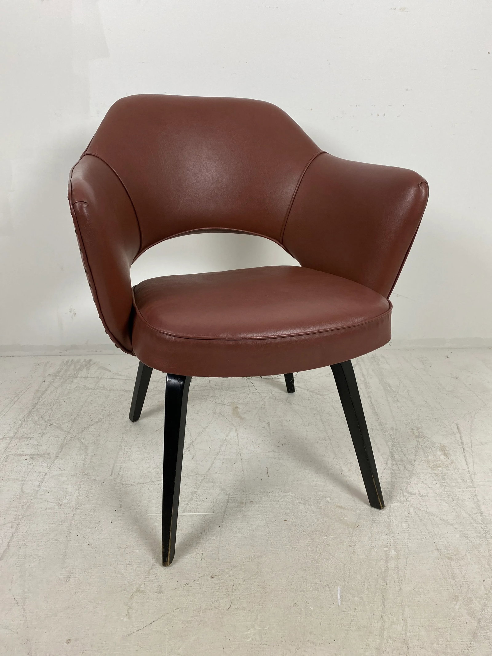 1960s Vintage Eero Saarinen for Knoll Style Vinyl Arm Chair - 10