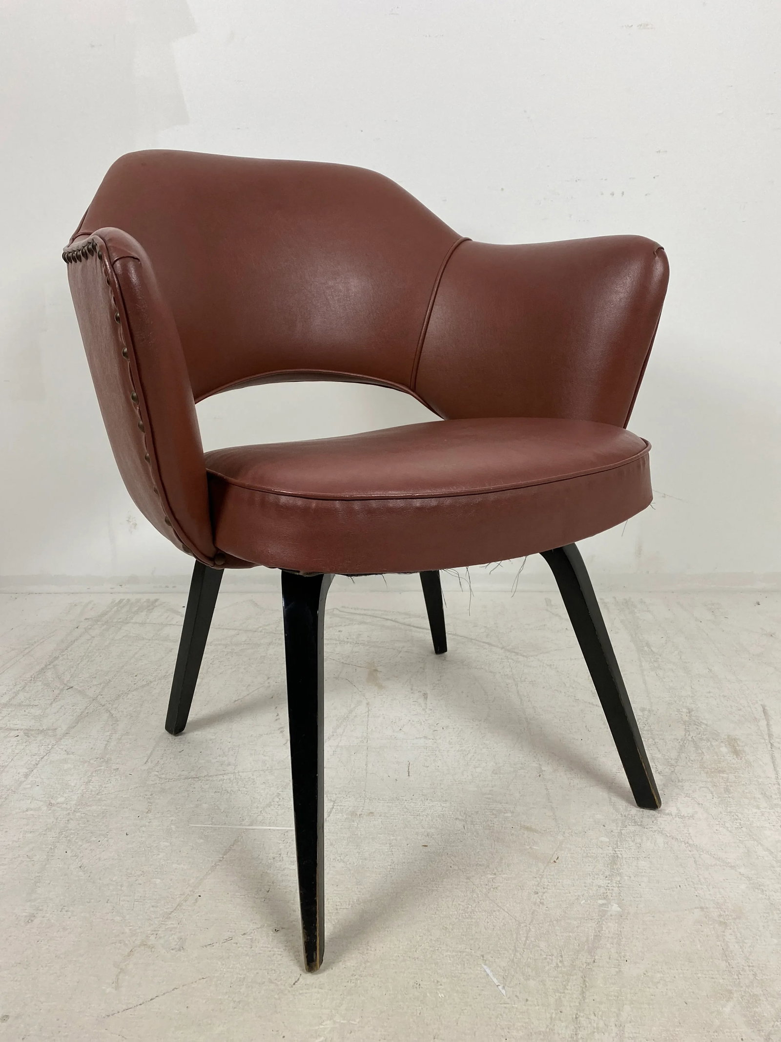 1960s Vintage Eero Saarinen for Knoll Style Vinyl Arm Chair - 3