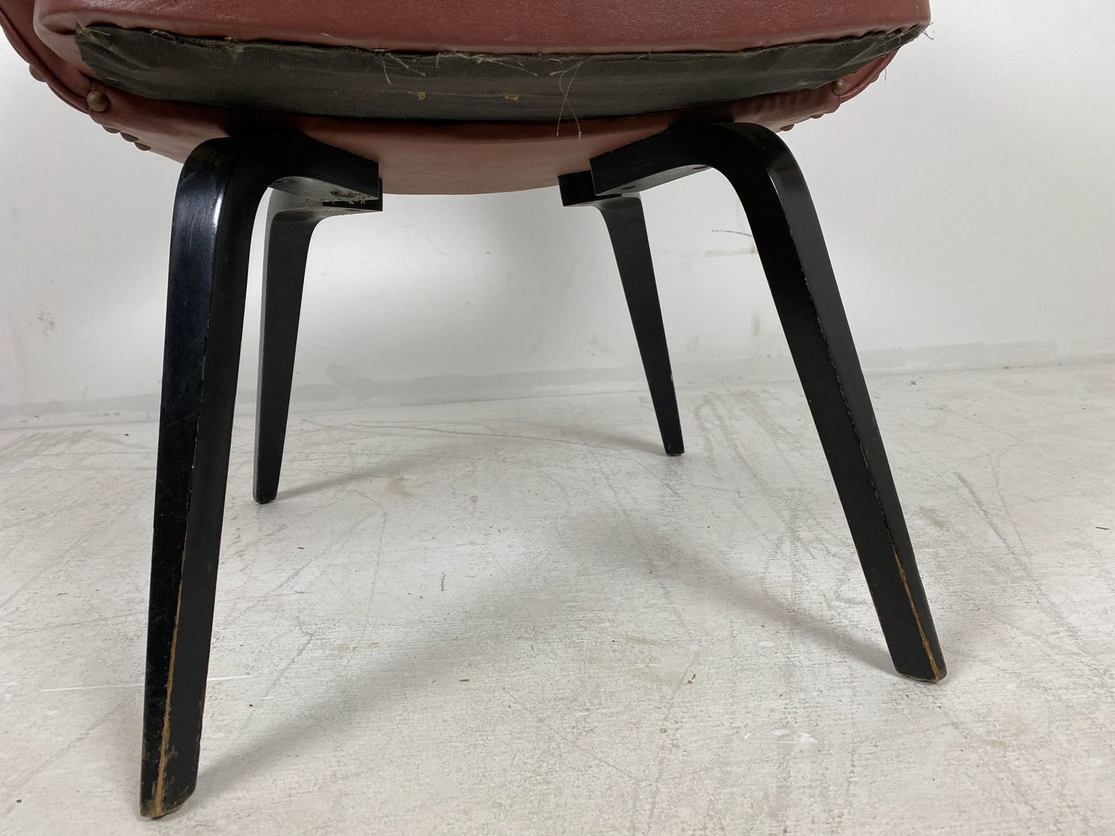 1960s Vintage Eero Saarinen for Knoll Style Vinyl Arm Chair - 8