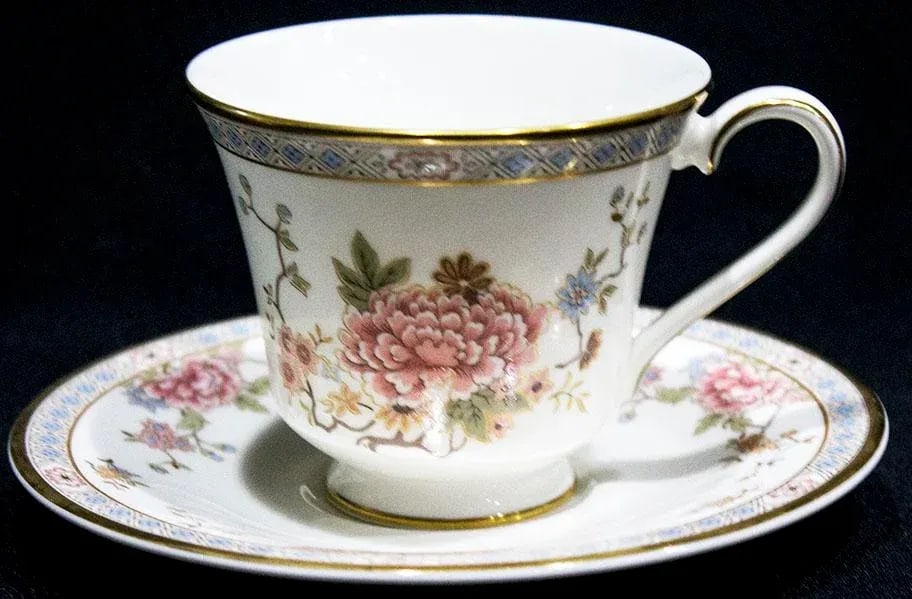 Royal Doulton China Canton Pattern - Service for 12 - 10