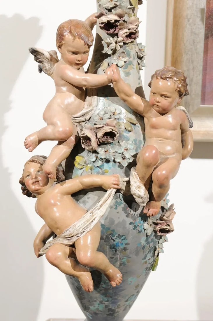French 1870s Slender Majolica Vase with Floral Décor and High-Relief Cherubs - 11