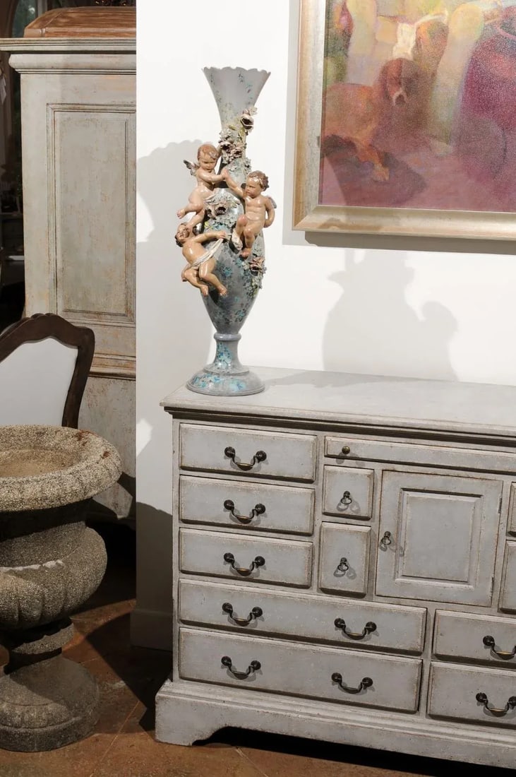 French 1870s Slender Majolica Vase with Floral Décor and High-Relief Cherubs - 9