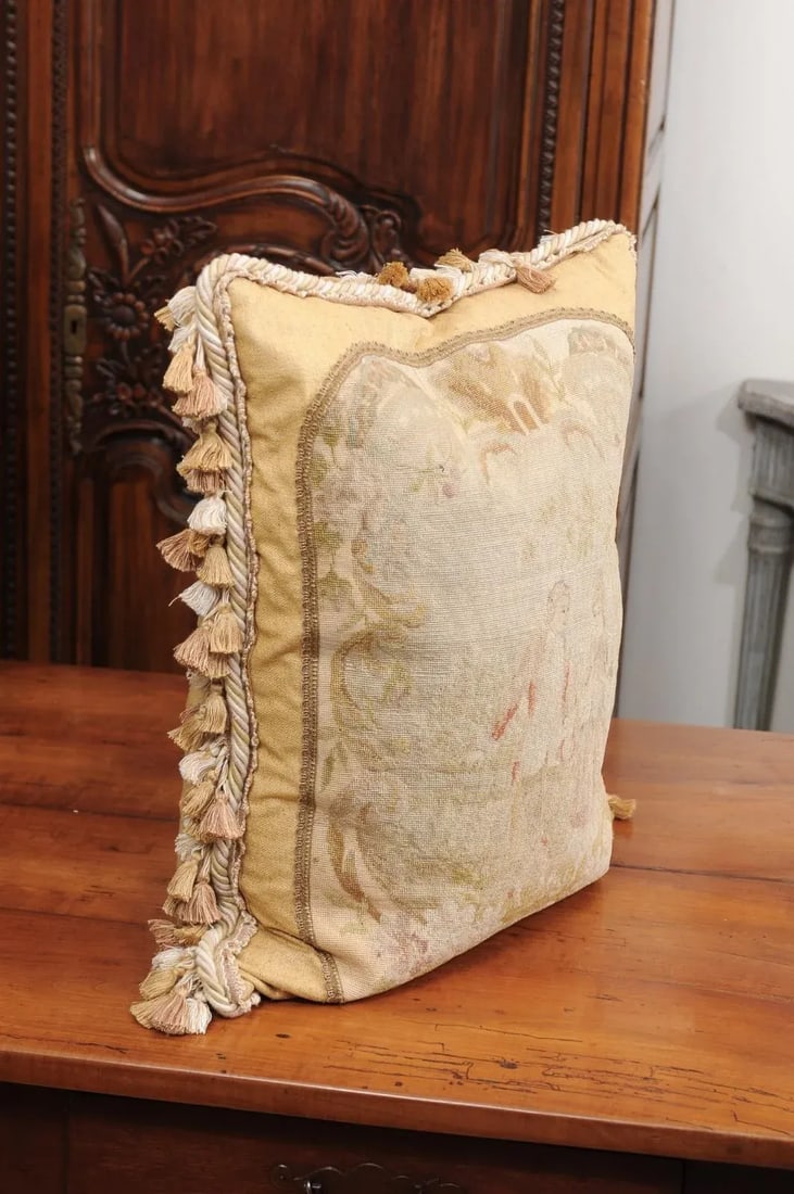 French 19th Century Needlepoint Tapestry Pillow Depicting Two Artistocrates - 7