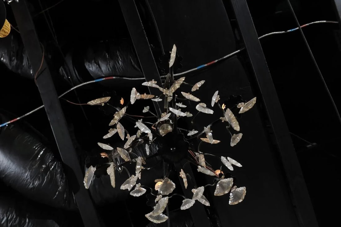 19th Century French Crystal Six-Light Chandelier with Iron Armature and Obelisk - 11
