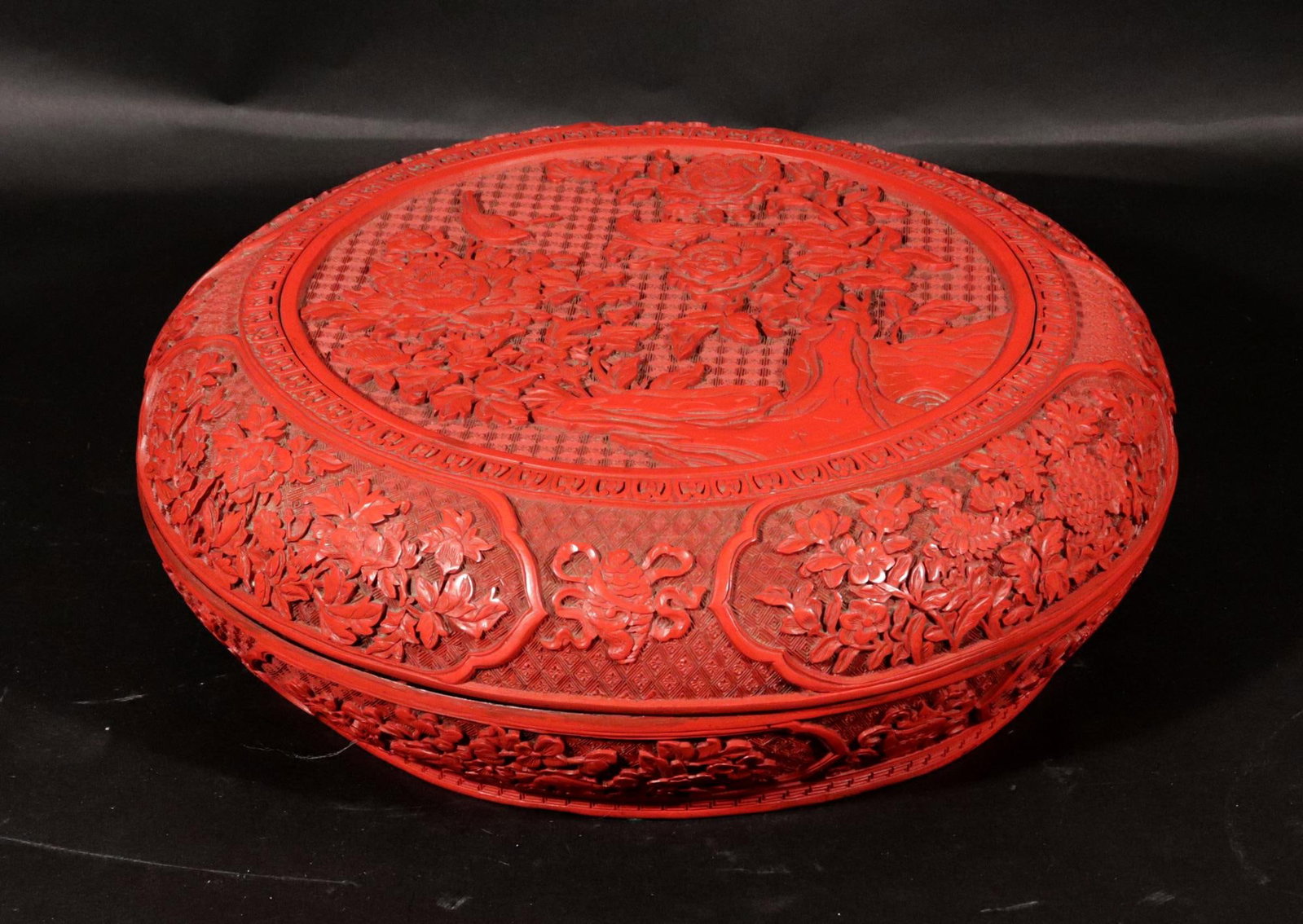 Chinese Carved Cinnabar Red Lacquer Circular Box and Cover - 3