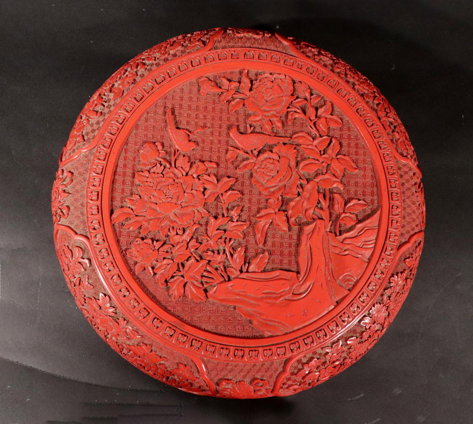 Chinese Carved Cinnabar Red Lacquer Circular Box and Cover - 4