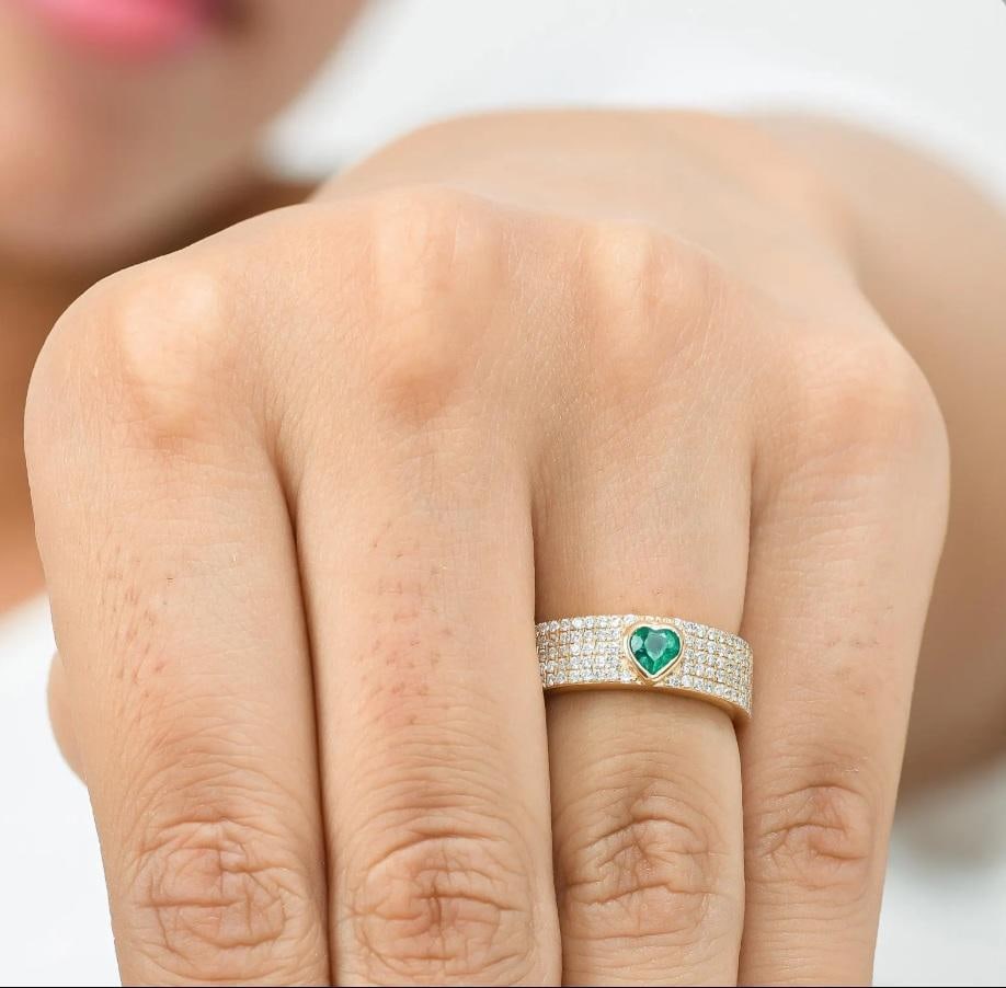 Natural 0.23 cts Zambian emerald & 0.49 cts diamond heart ring 18k gold - 18