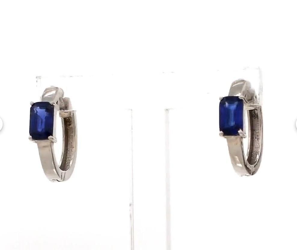 0.69 Ct Natural blue sapphire earrings in 14k gold - 17