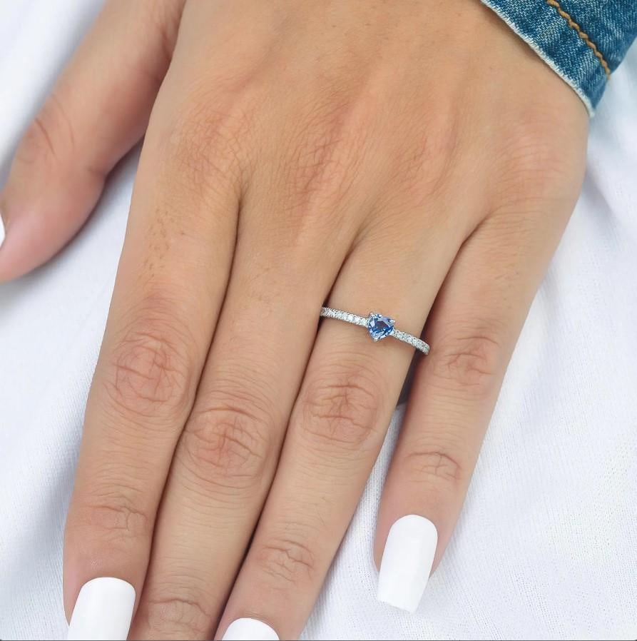 Natural 0.25 cts blue sapphire heart & 0.14 cts diamond ring in 18k gold - 11