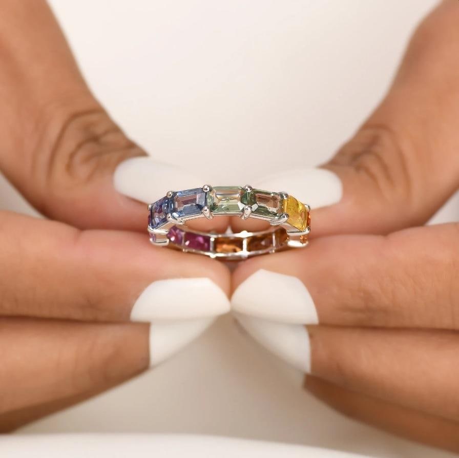 Natural 7.15 cts rainbow sapphire band ring in 14k gold - 18