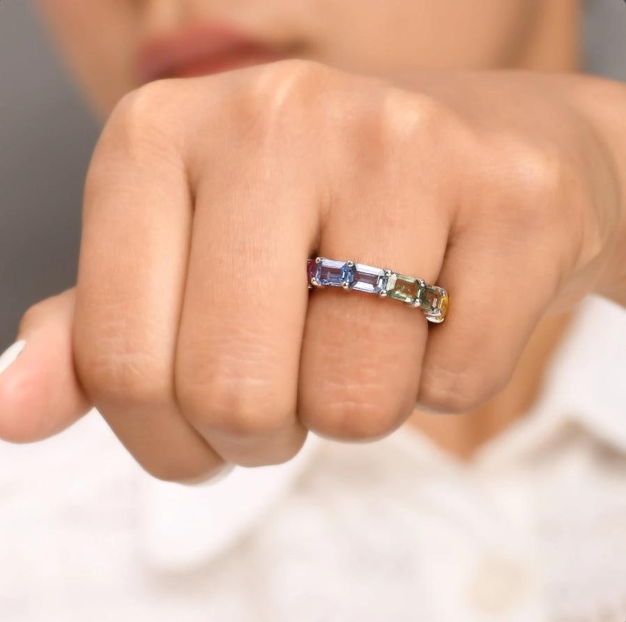 Natural 7.15 cts rainbow sapphire band ring in 14k gold - 7