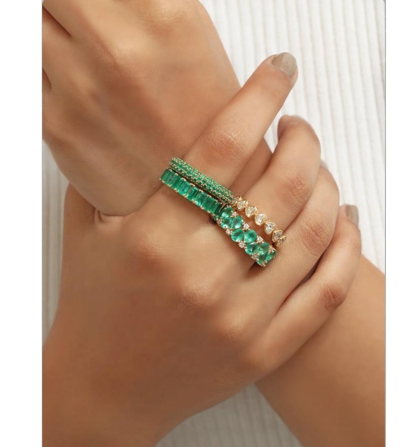 Natural 4.17 cts zambian emerald band ring in 18k gold - 17
