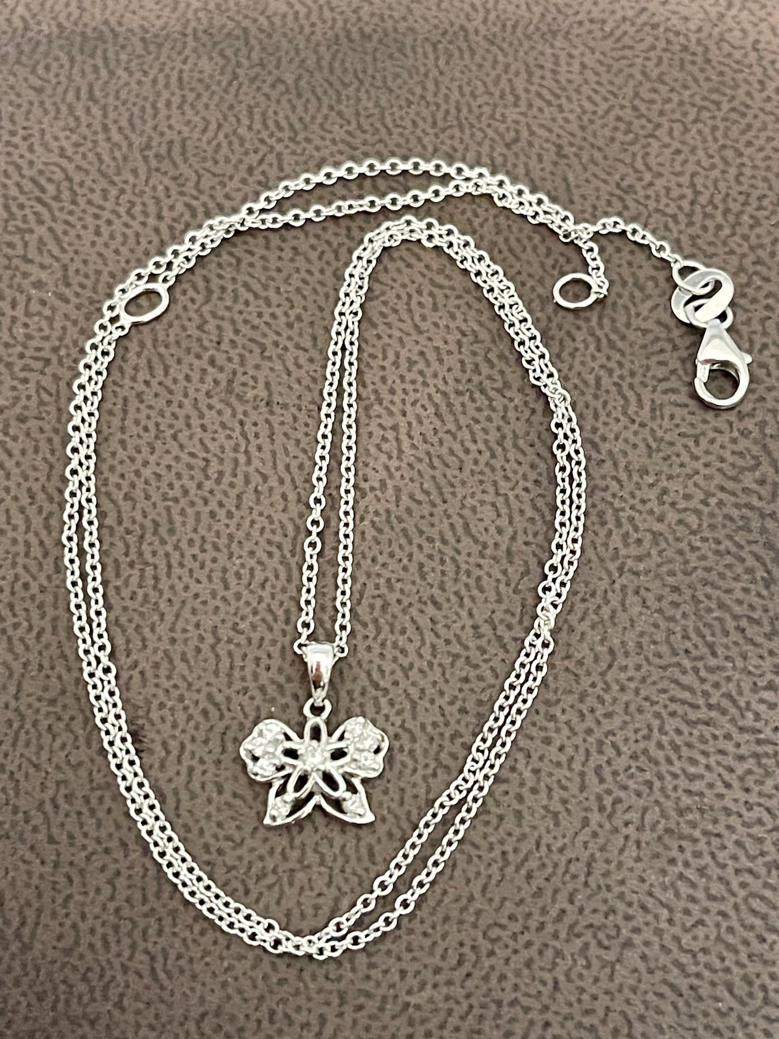 18 Karat Gold Butterfly Pendant with White Diamond & 14 Karat White Gold Chain - 11