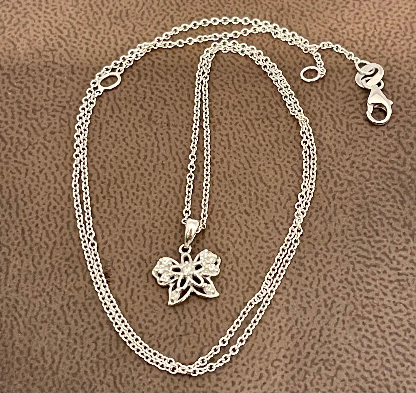 18 Karat Gold Butterfly Pendant with White Diamond & 14 Karat White Gold Chain - 6
