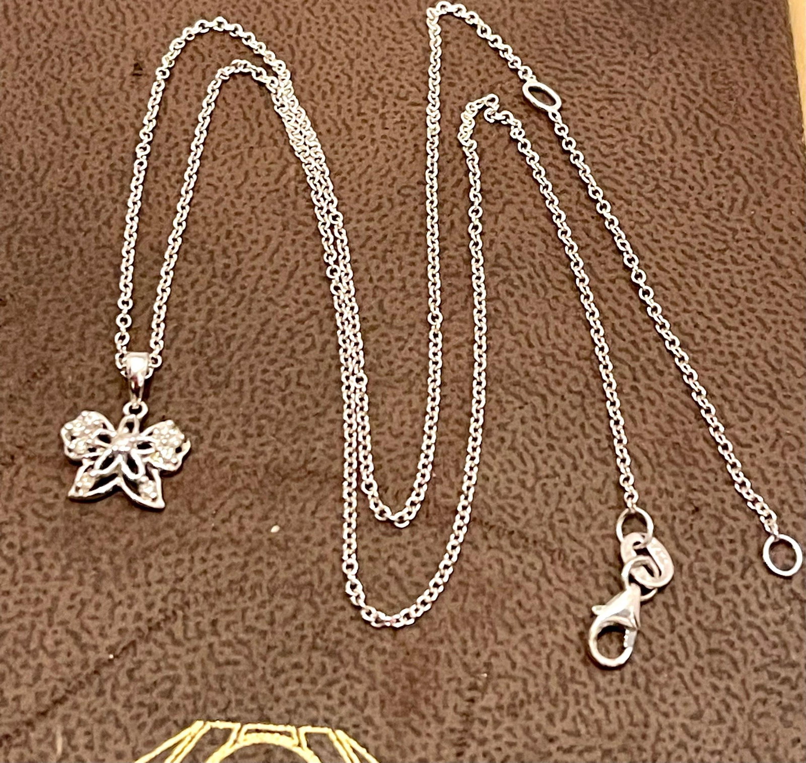 18 Karat Gold Butterfly Pendant with White Diamond & 14 Karat White Gold Chain - 5