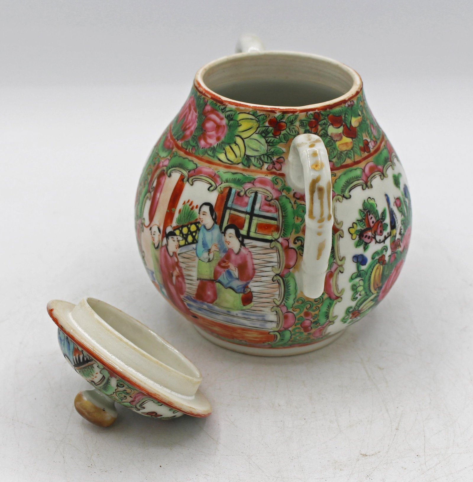 Circa 1891-1911 Chinese Export Rose Medallion Porcelain Tea Service - 11