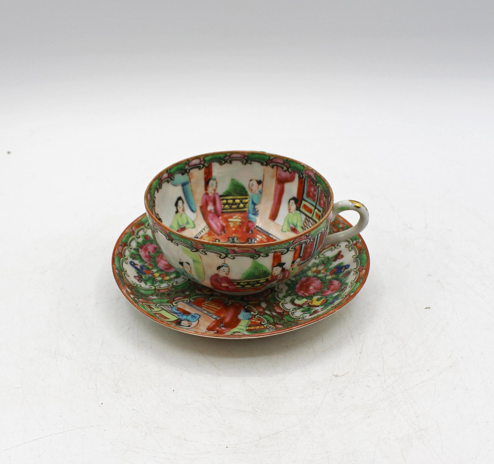 Circa 1891-1911 Chinese Export Rose Medallion Porcelain Tea Service - 4