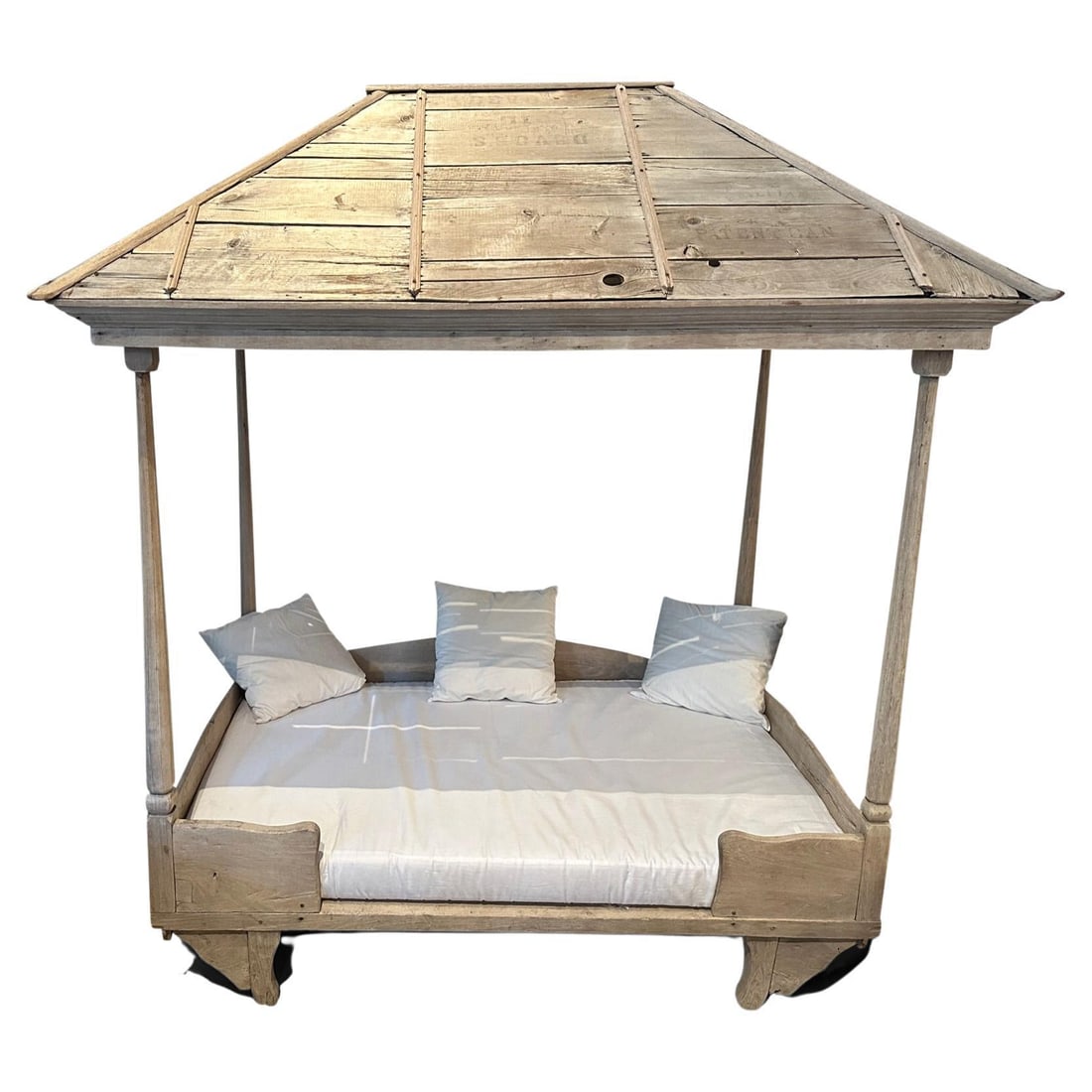 Antique Wabi Sabi Daybed With Canopy - 2