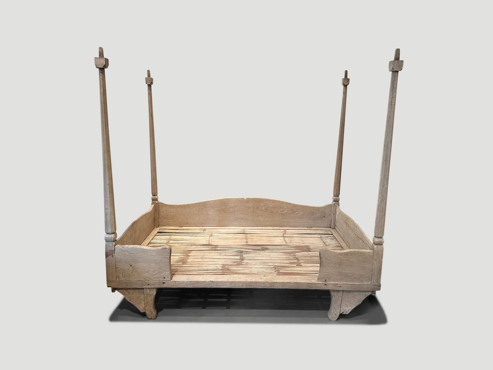 Antique Wabi Sabi Daybed With Canopy - 4