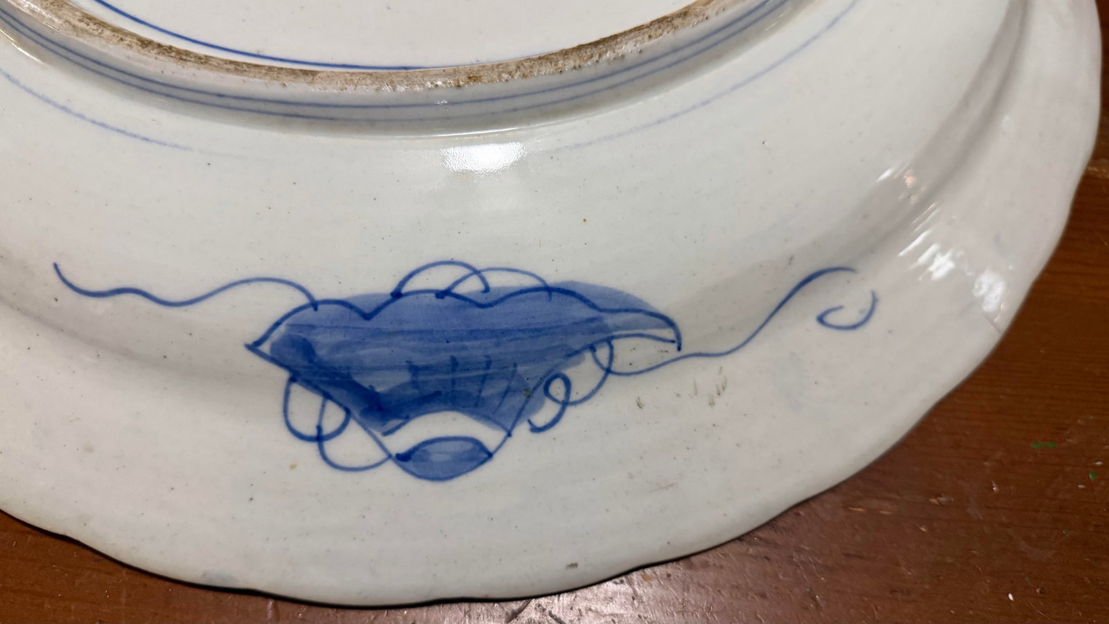 19th Century Japanese Hand-Painted Blue and White Porcelain Charger With Roosters - 10