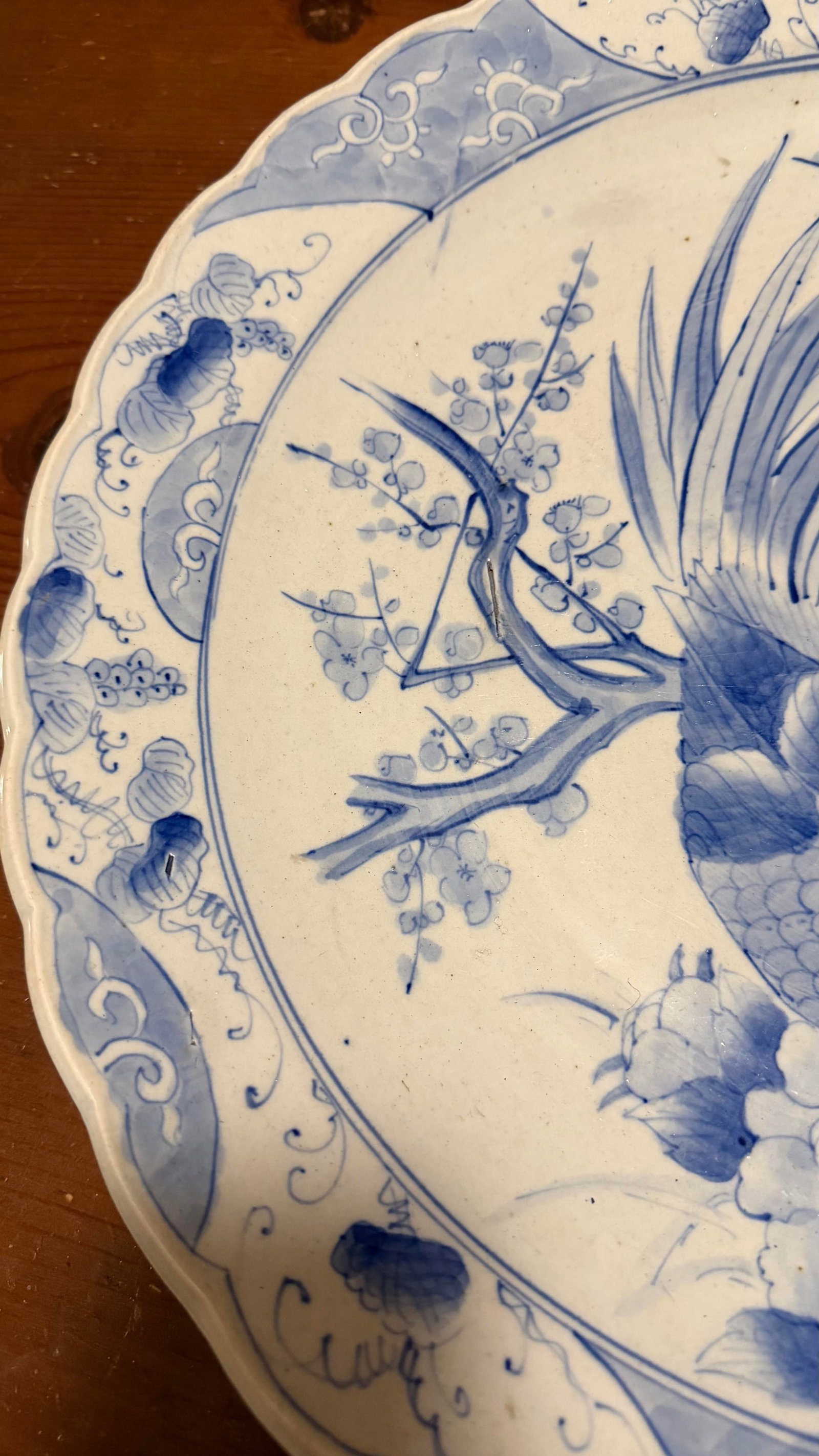 19th Century Japanese Hand-Painted Blue and White Porcelain Charger With Roosters - 3