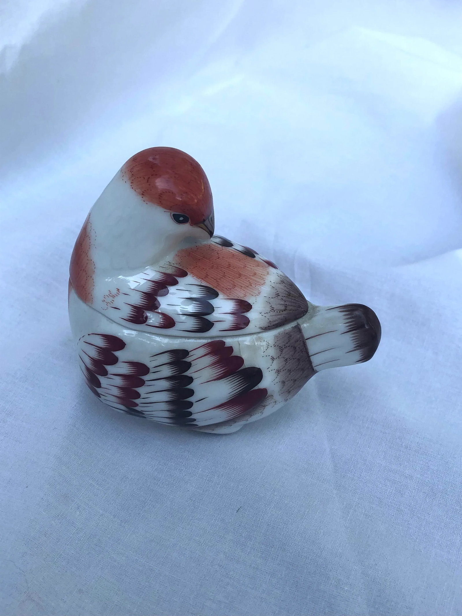 1960s Hand Painted Herend Preening Bird Porcelain Trinket Box - 2