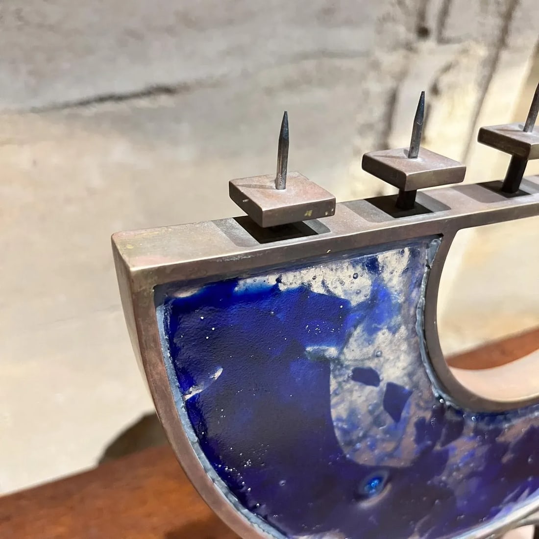 Postmodern 2000s Menorah Seven Arm Blue Fused Art Glass Bronze Signed - 3