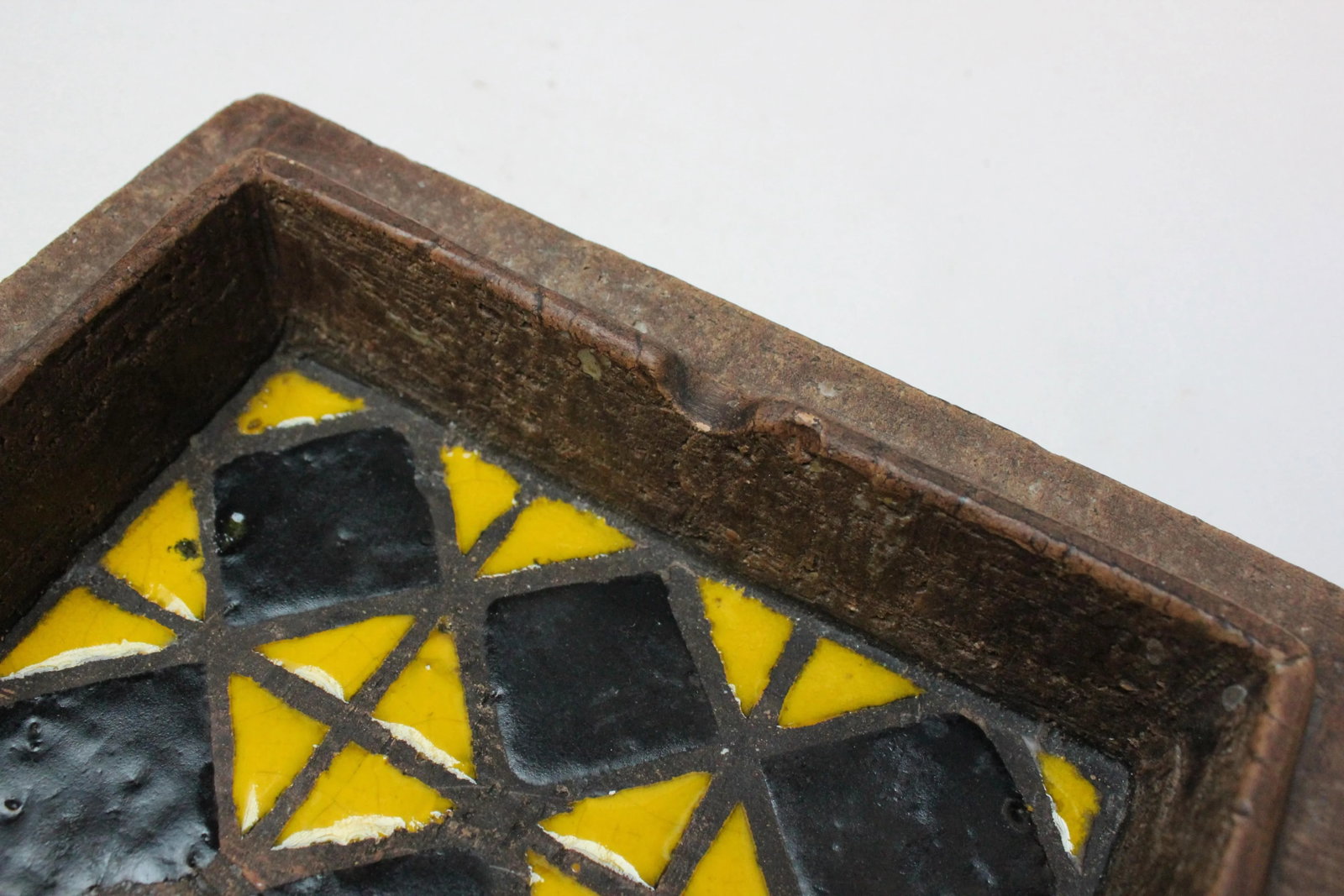 Italian Modern Ceramic Ashtray With Diamond Motif Designed by Aldo Londi for Bitossi - 9
