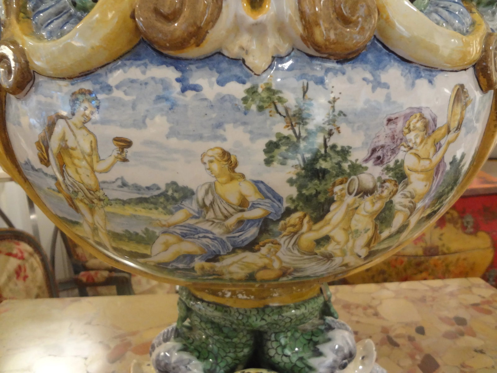 Early 20th Century Italian Majolica Urn - 4